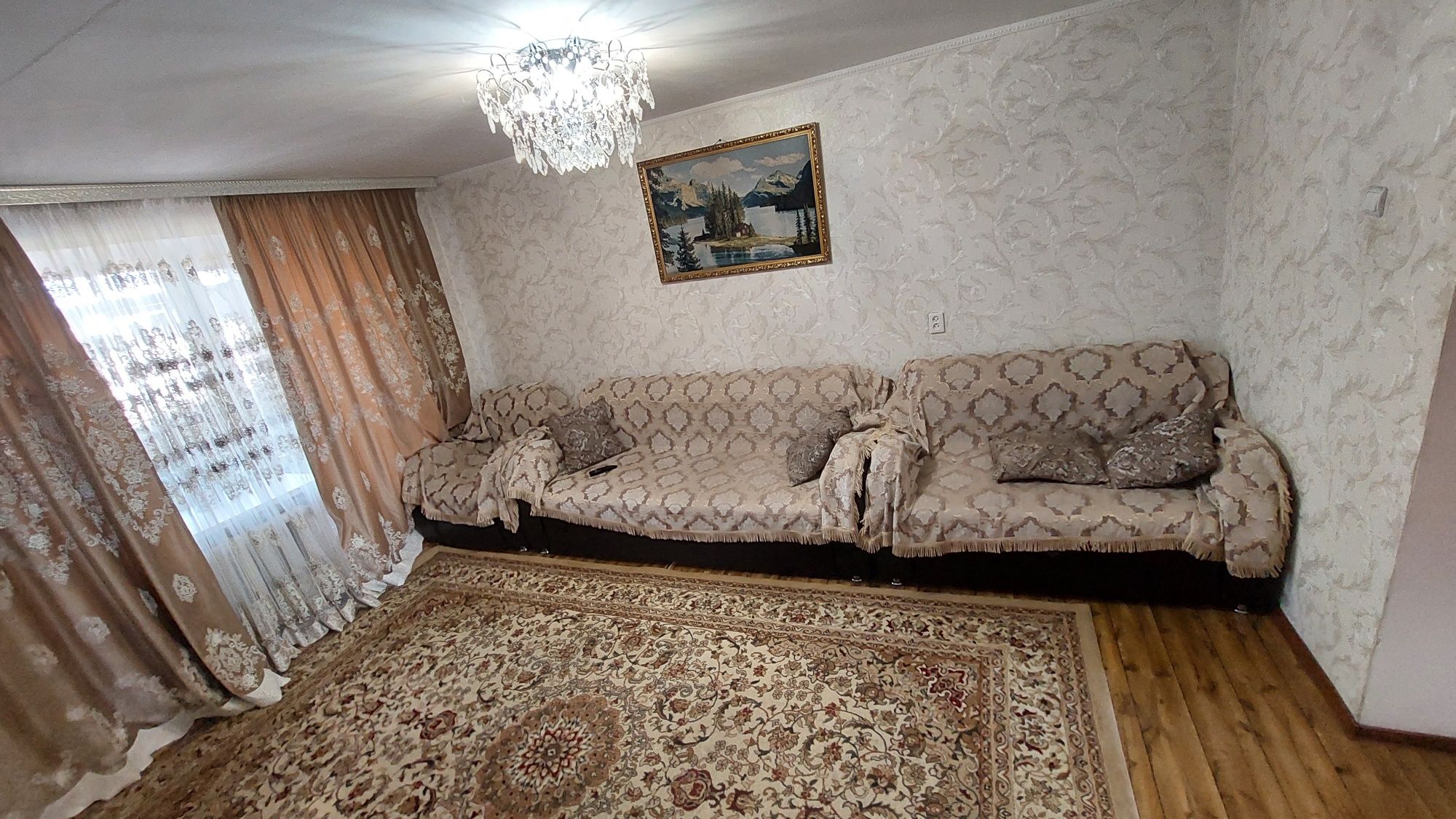 Продам 3-х комнатную квартиру в посёлке Шульбинск! Недорого!