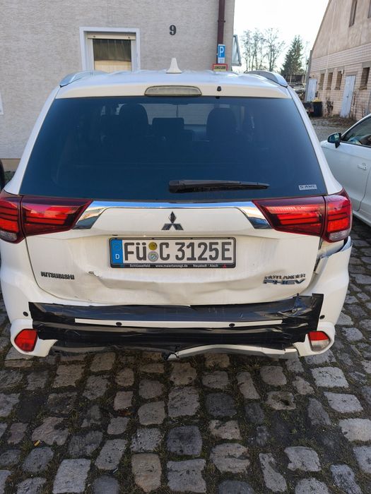 Mitsubishi Outlander 2.0 hibrid