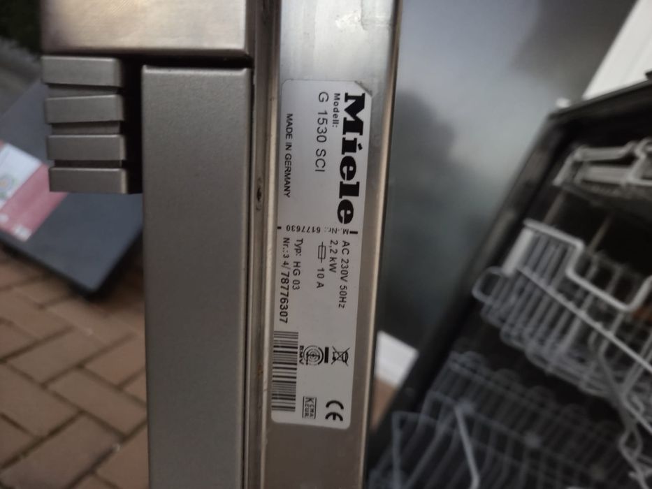 Vând mașină de spălat vase Miele