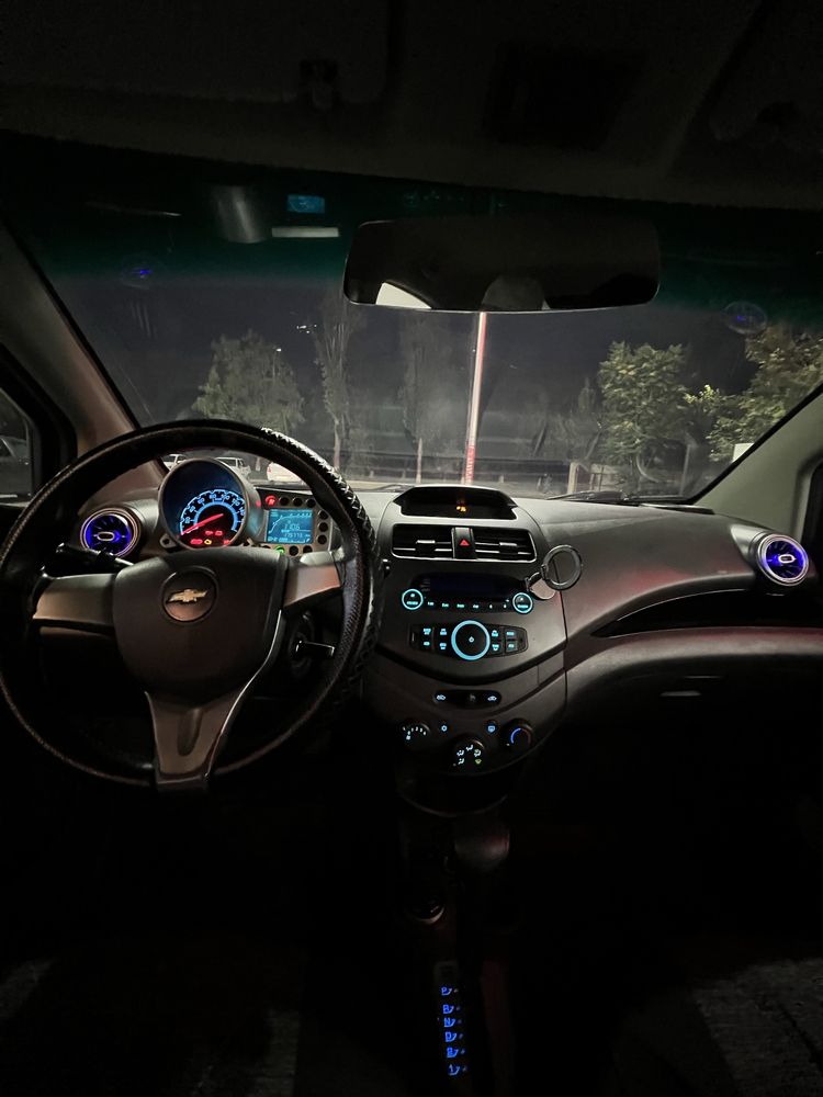 Chevrolet Spark 2015 год