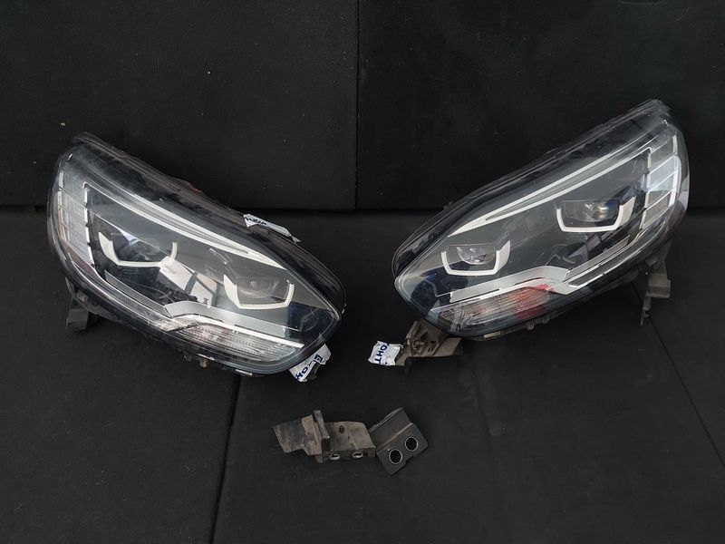 Десен фар Renault Scenic 2018г. LED