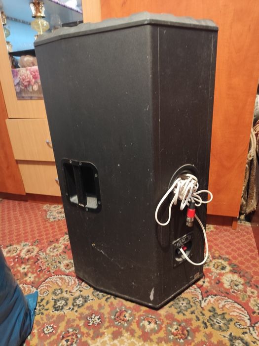 De vânzare boxe pereche și 1 boxa jamo