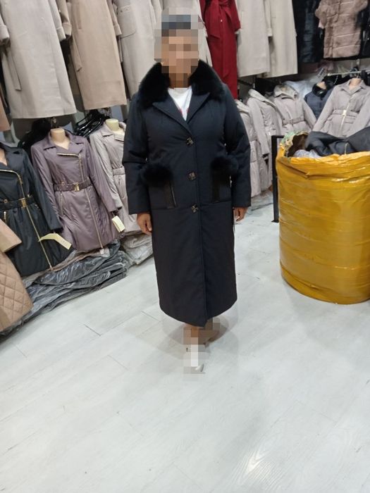 Продайотся куртка женская длинная 58 размера немаломерят