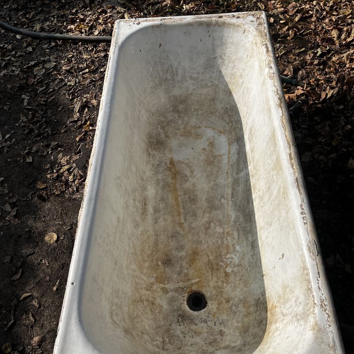 Ванна чугунная без сколов