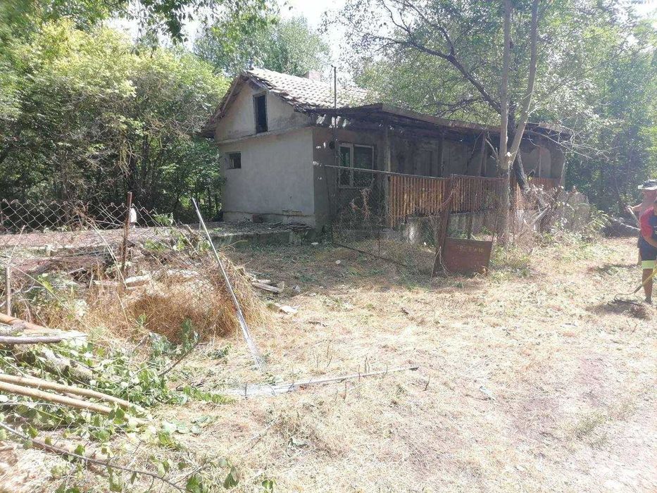 Почистване на изоставени и запустели имоти