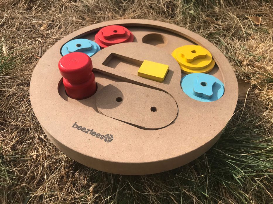 Дървена интерактивна играчка Beeztees Sambo за кучета