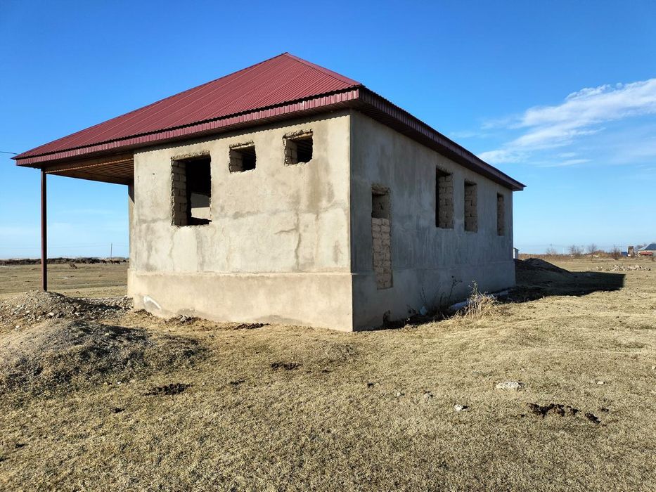 Срочно продаётся не достроенный дом в Улгили,дом из 6ти комната