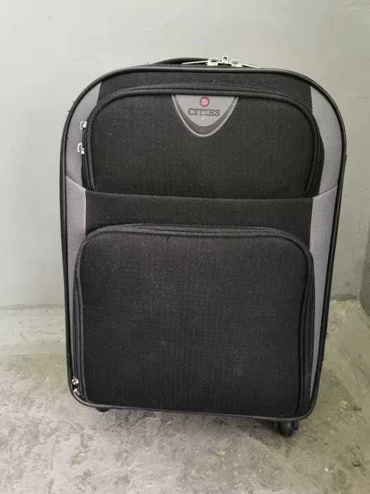 ОТДАМ ДАРОМ чемодан, СРЕДИЙ, (24х32х54см), ручная кладь, крепкий ЕС бу