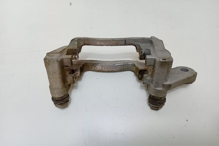 Suport  etrier dreapta 09067A Nissan Qashqai a 2-a generatie J11