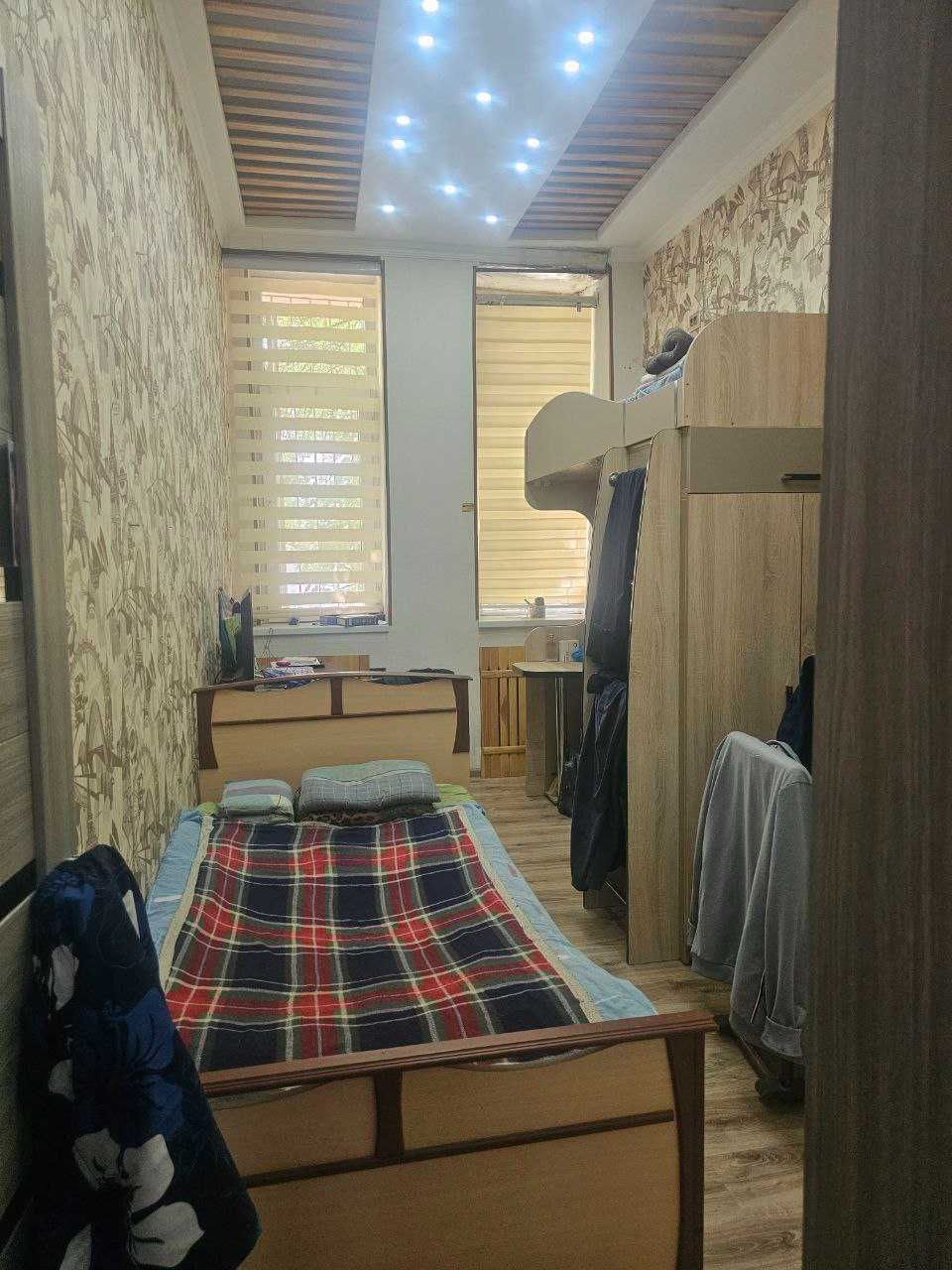 Продается 4 ком квартира на массиве Куйлюк 3 - 1 этаж, все остается