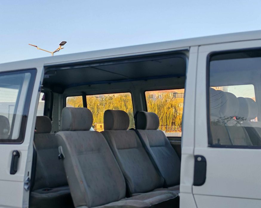 Volkswagen Transporter 2.5 TDI  9 Locuri 2001