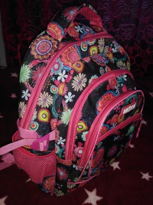 Vând ghiozdan Mesco