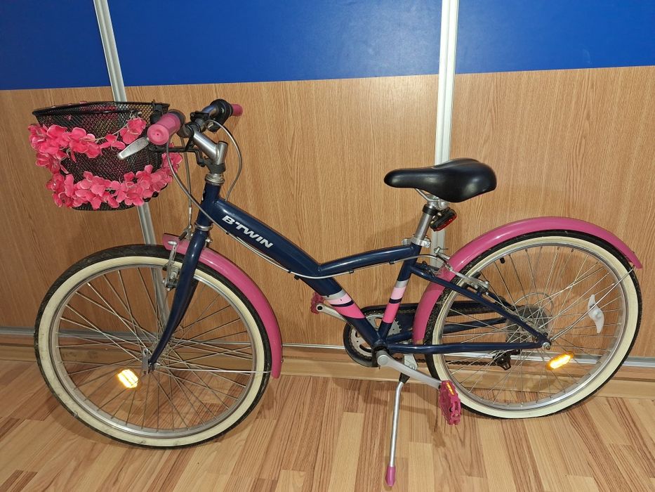 Bicicleta  B TWIN , roti 24" , stare perfecta. Preț 600 lei neg