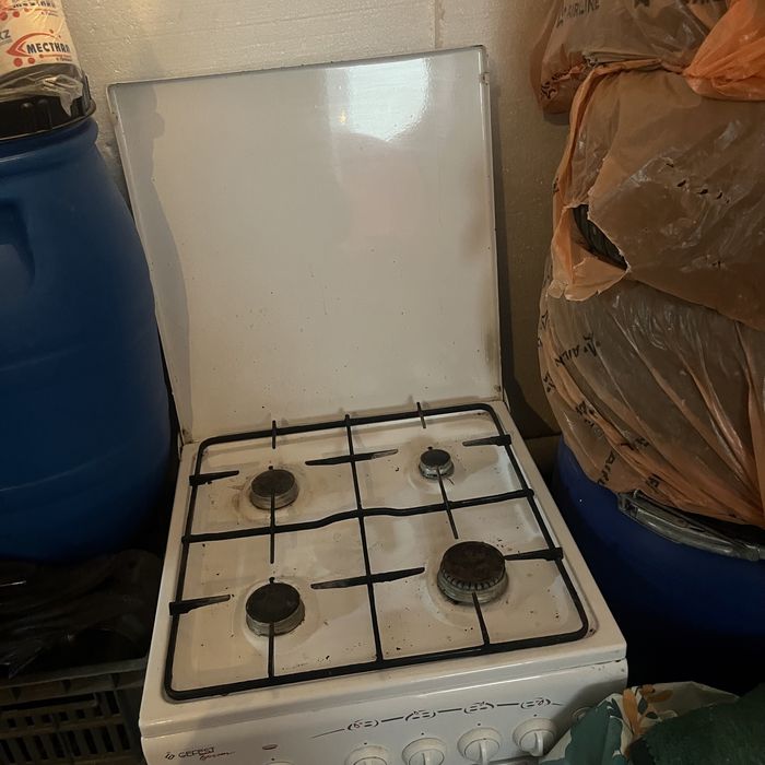 Газовая плита в хорошом состоянии