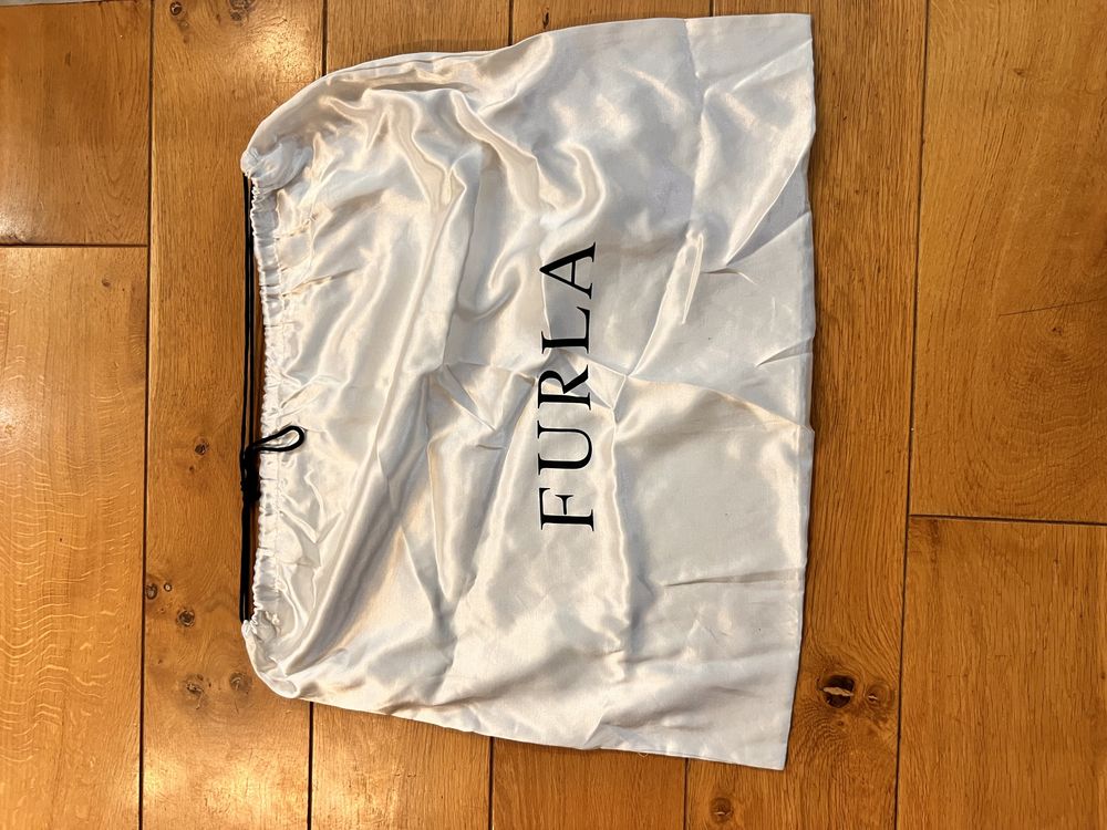 оригинална чанта естествена кожа FURLA