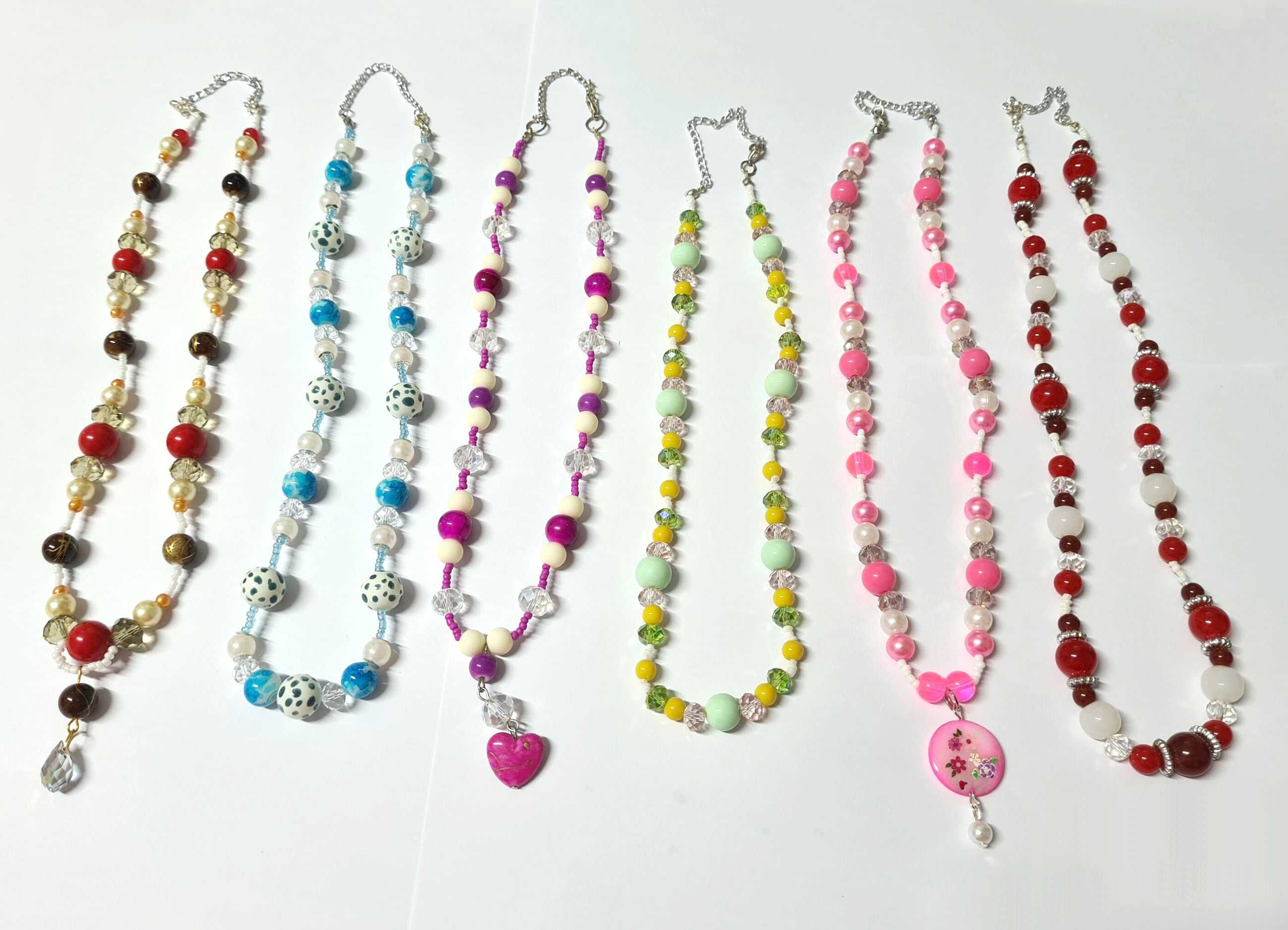 Reducere! 10 Coliere handmade diverse culori si modele, din margele