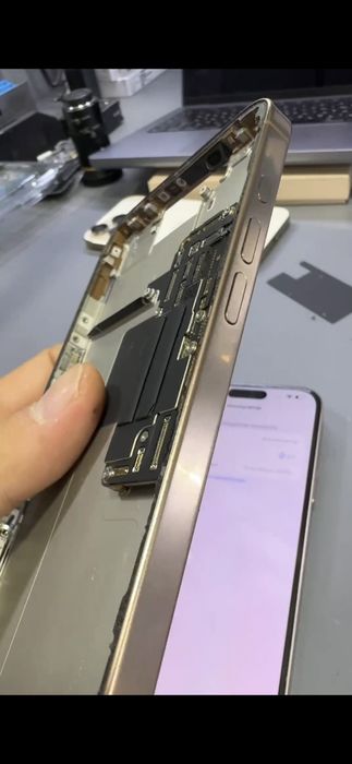 Iphone 16 Promax plata srednichast 256Gb