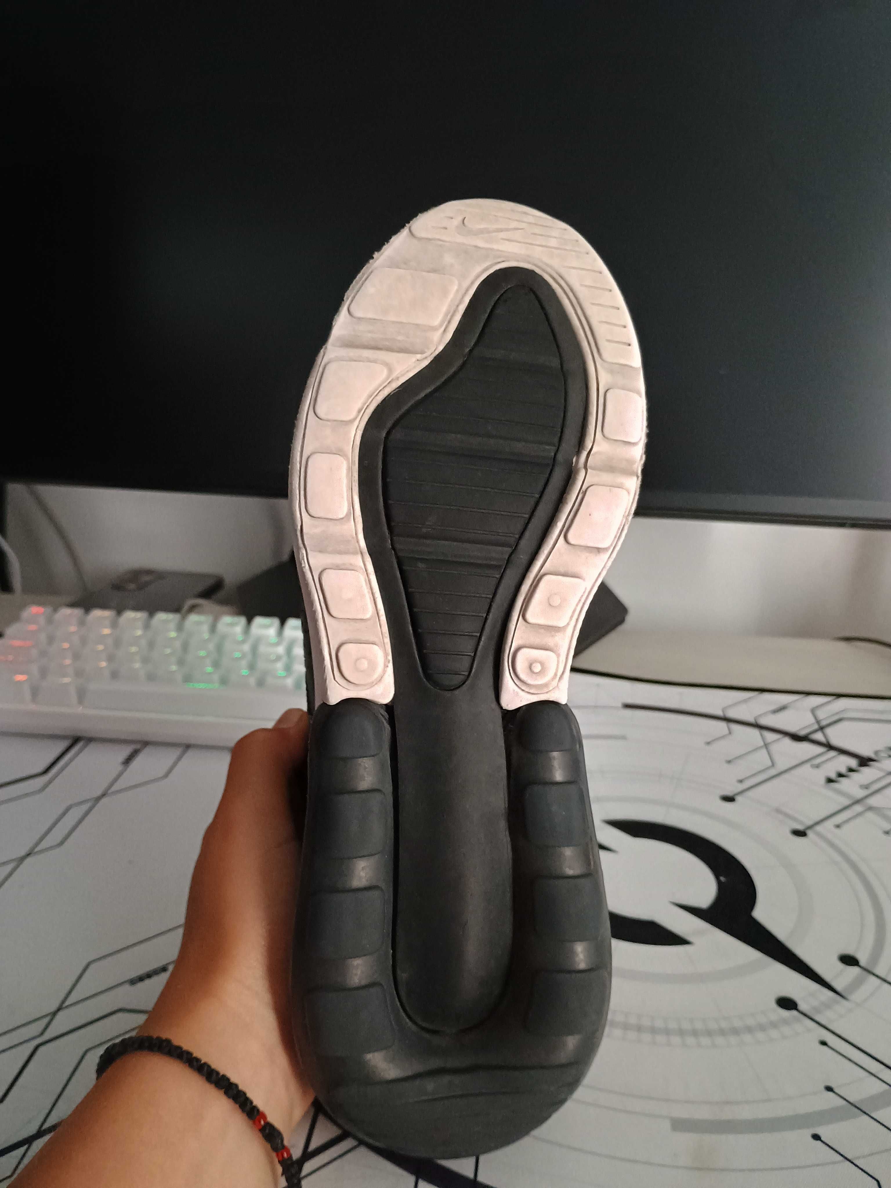 Pantofi Nike Air Max 270