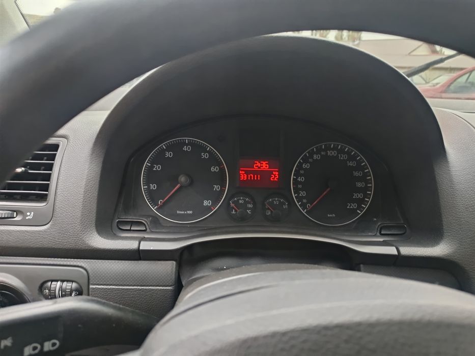 Golf 5 .2500 e .ușor negociabil