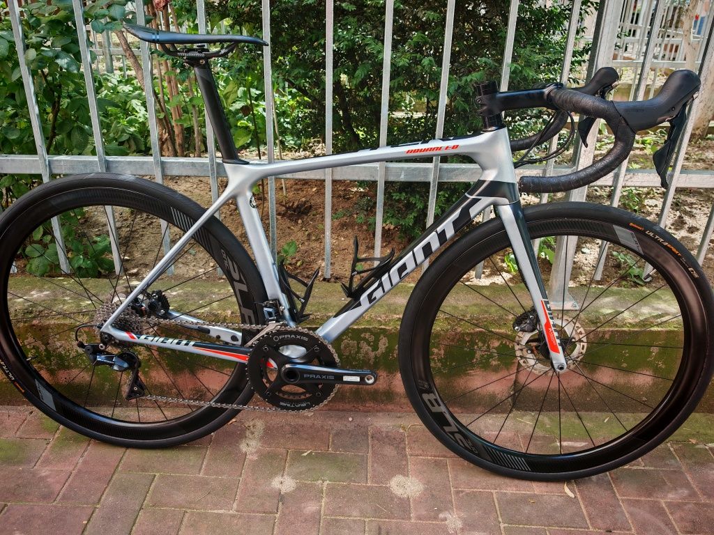Bicicleta cursiera carbon Giant TCR ADVANCED Disc Ultegra 11sp M/54!!