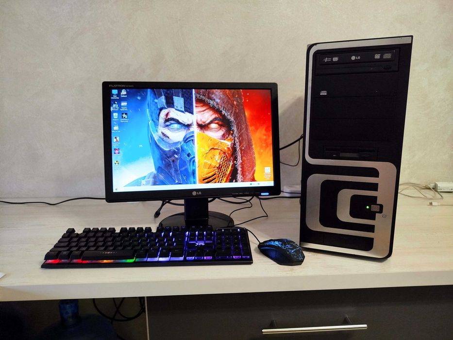 Компьютер с играми простой