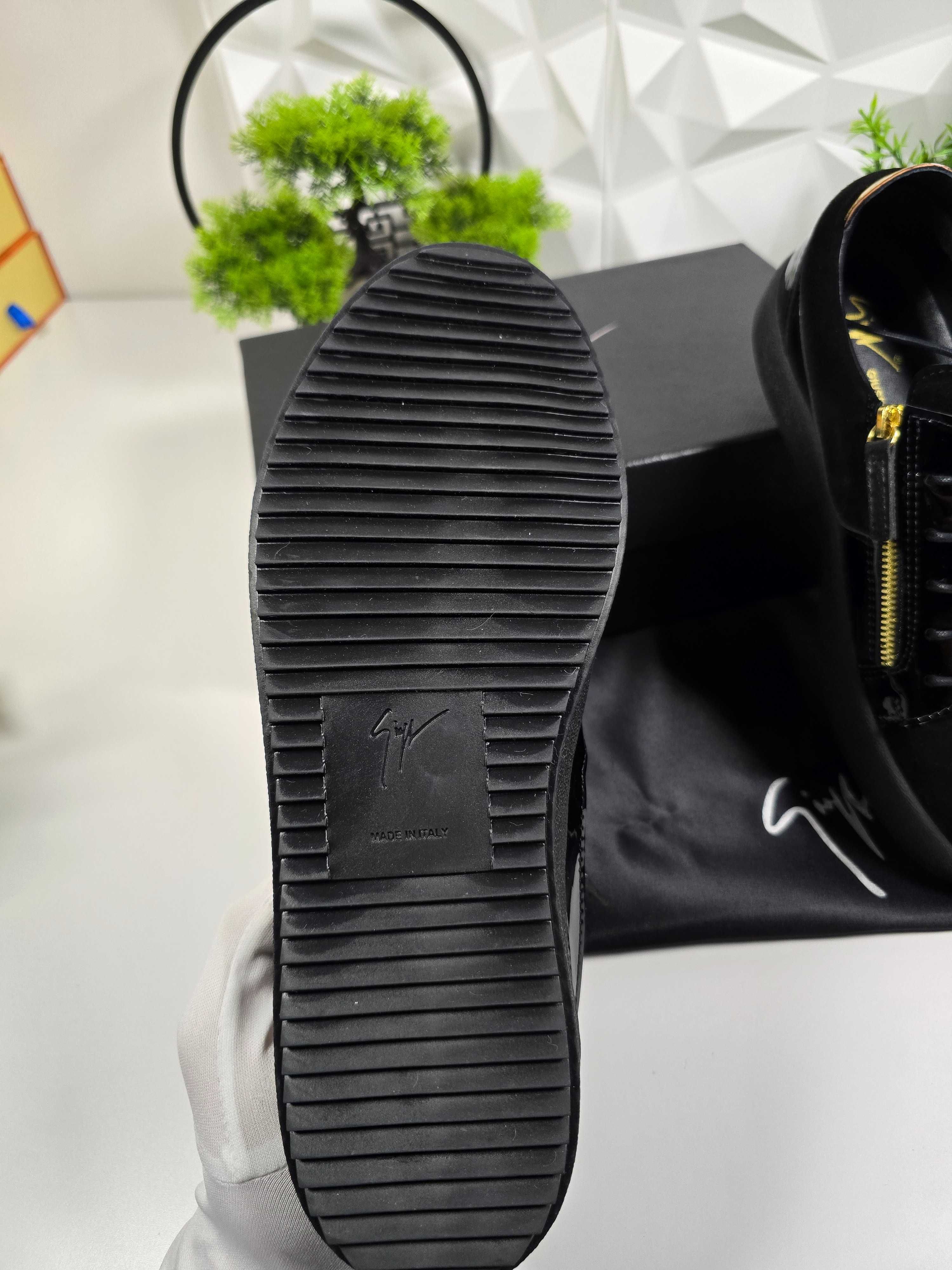 Обувки Giuseppe Zanotti