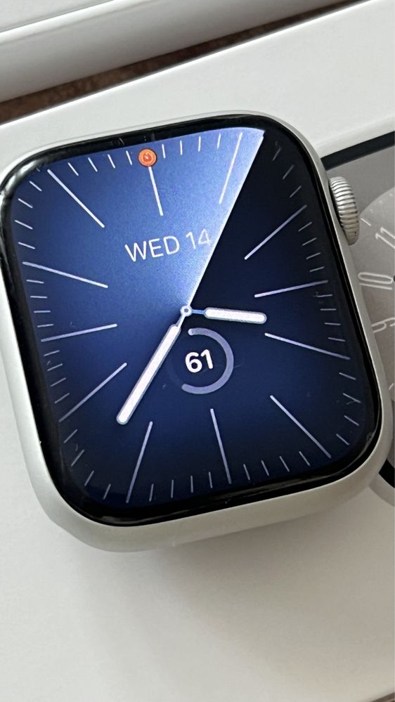 Apple Watch 8, Silver Aluminium 45