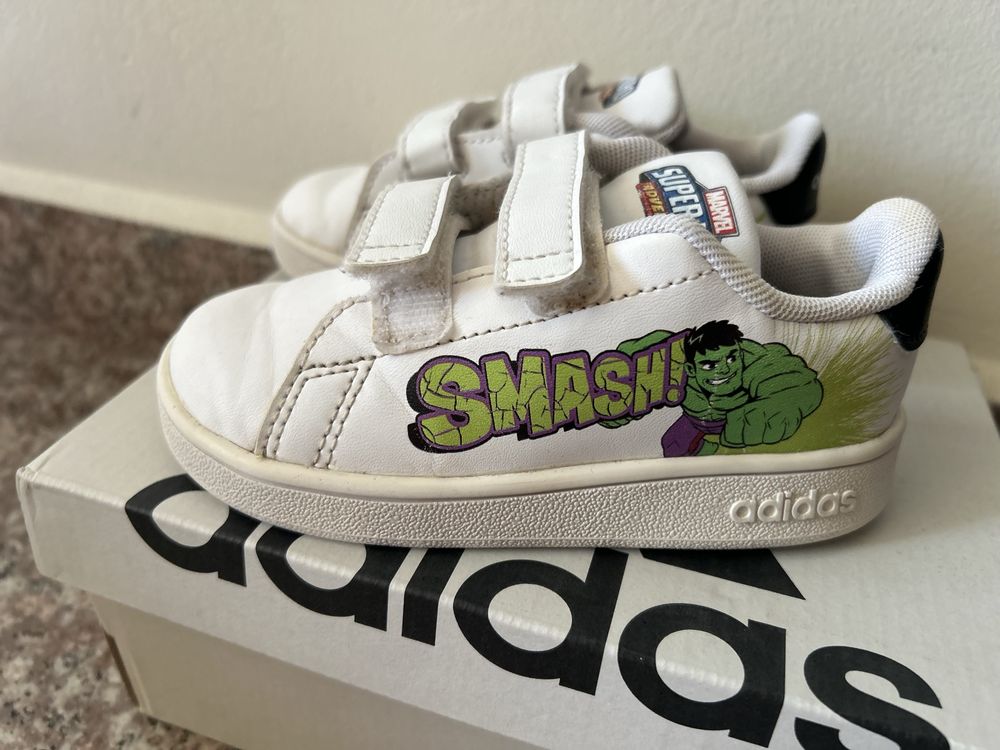 Маратонки Adidas Marvel