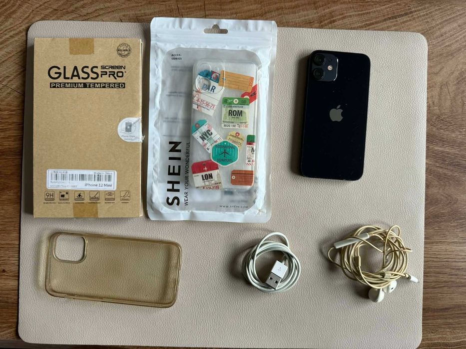 iPhone 12 mini 64GB, черен – в много добро състояние