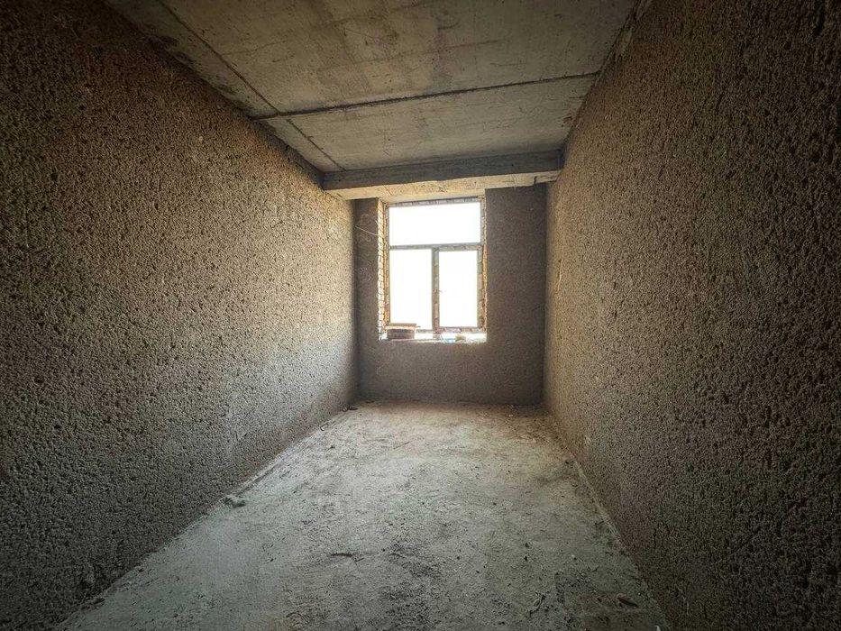 Продаётся 2х комнатная квартира в состоянии коробки ПО НИЗКОЙ ЦЕНЕ