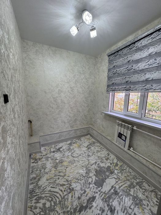 Продаётся квартира на чиланзар 18 2ой этаж 1комнатная