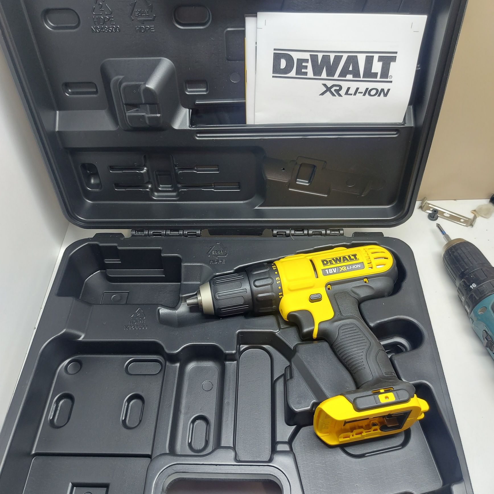 Акумулаторен винтоверт Dewalt DCD771NK