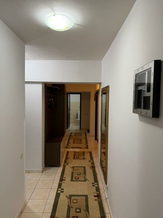 Inchiriez apartament