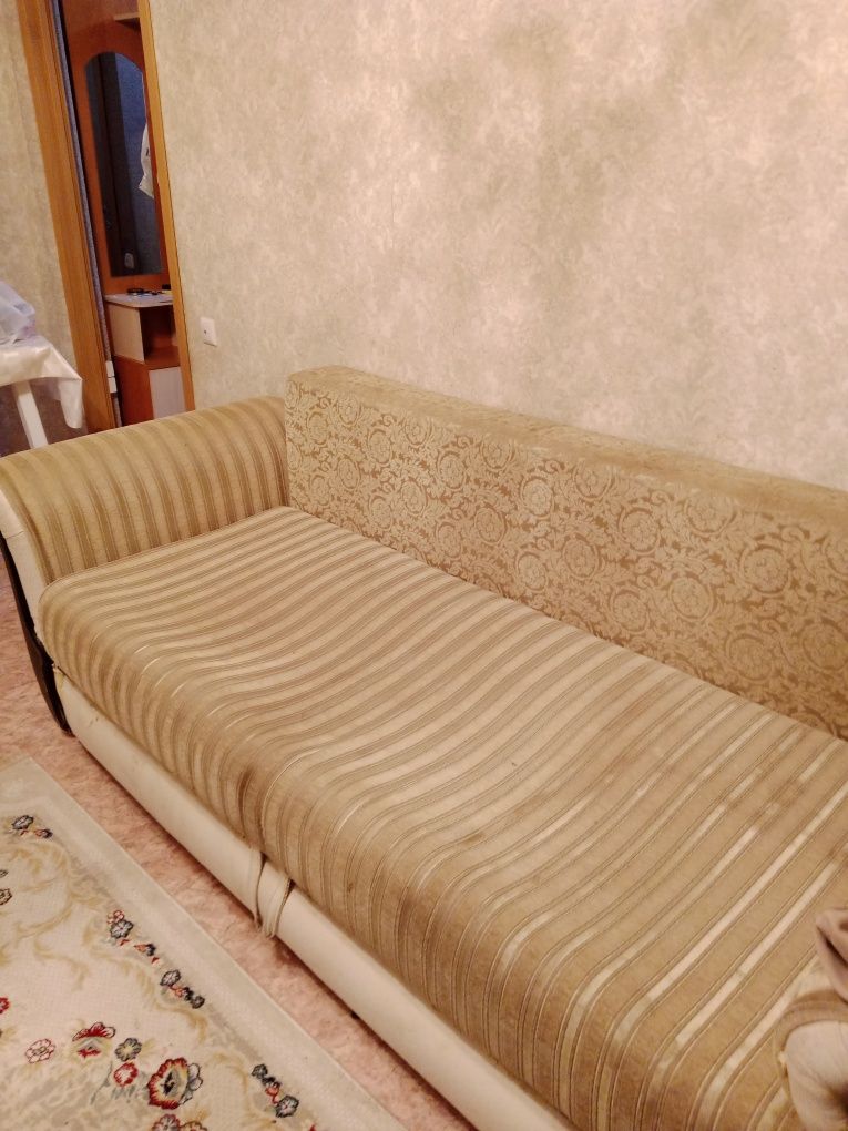 Диван +кресло, кресло сломен
