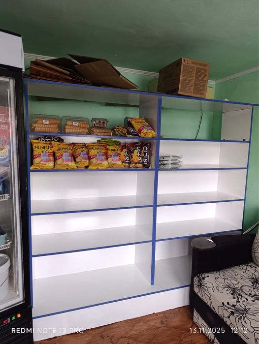 Продам стеллаж витринный