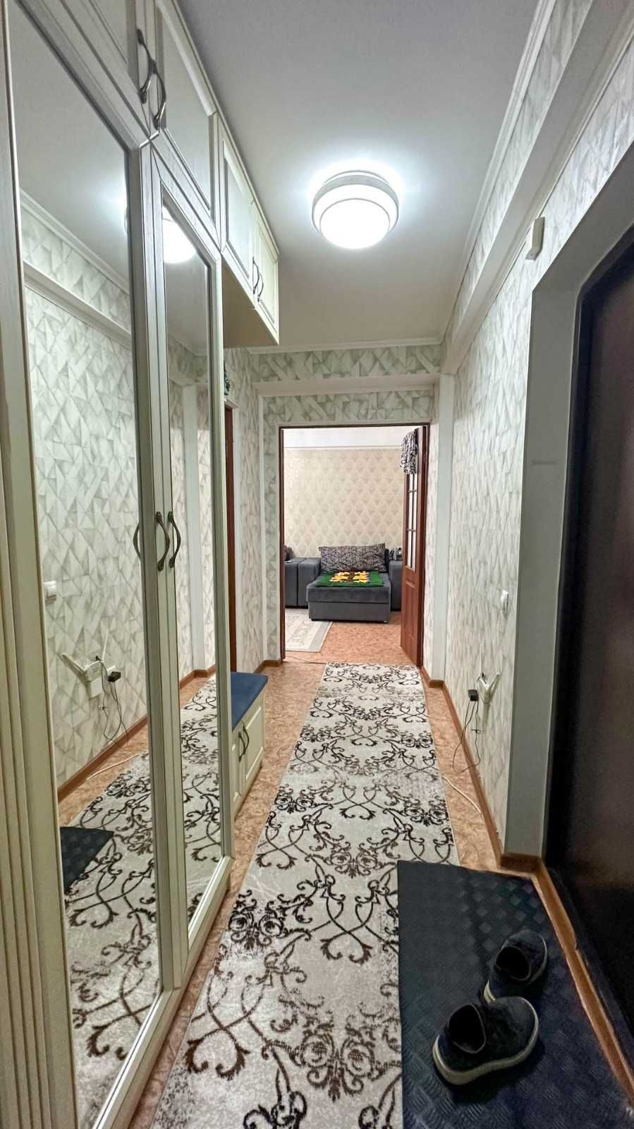 продам 2 ком в 8 мкрн