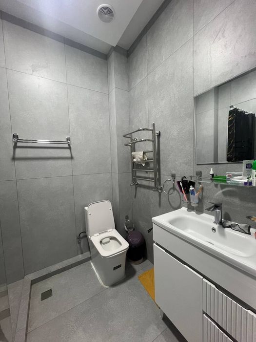 Yunsobod america elchihonasida kvartira sotiladi