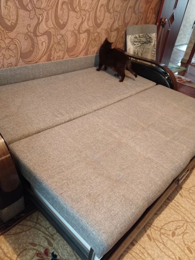 Продам диван в отличном состочнри