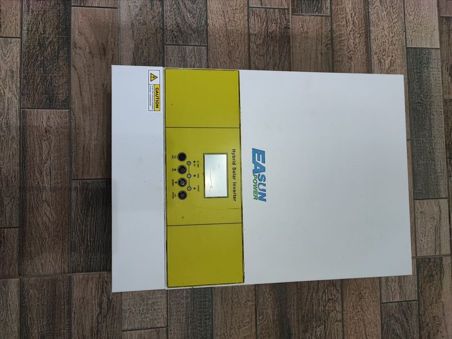 Invertor hibrid Easun 5,6kw