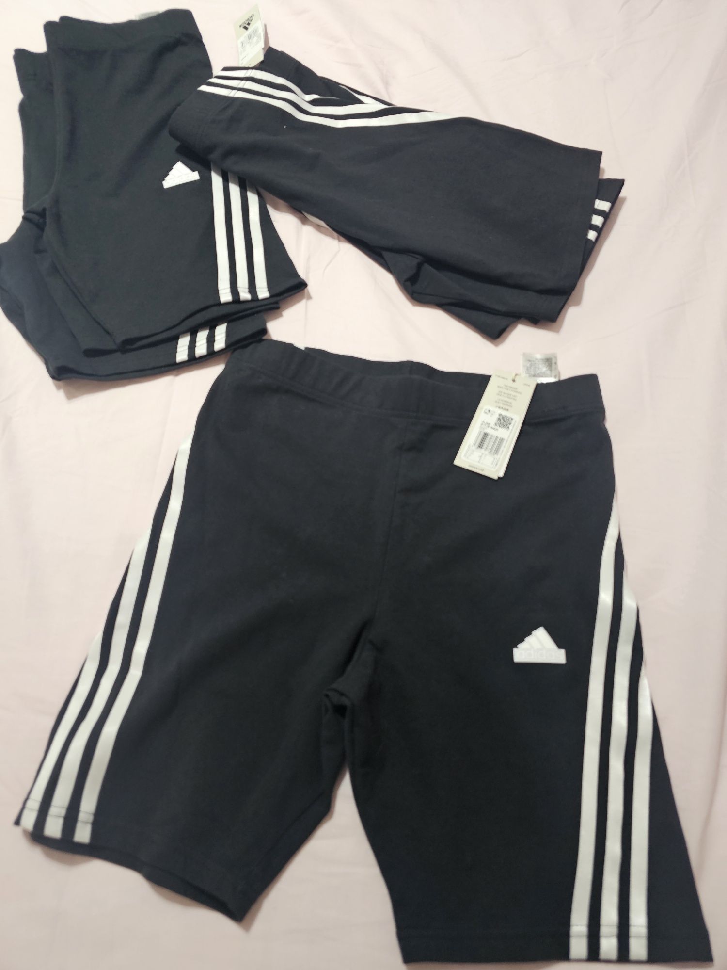 Pantaloni scurti adidas originali dama