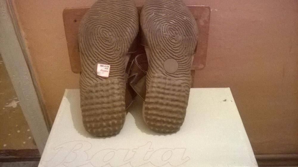 slapi cu bretele reglabile BATA / Noi din piele