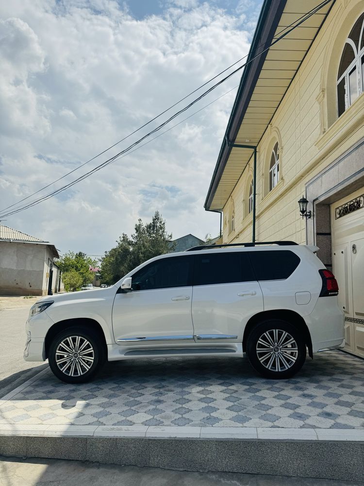 Toyota Land Cruiser Prado 150 talik sotiladi Nasiya savdo bor