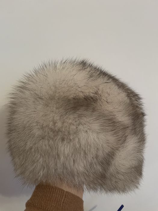 Caciula din blana de vulpe noua