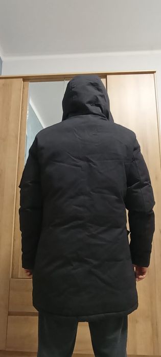 Продам пуховик очень теплый.