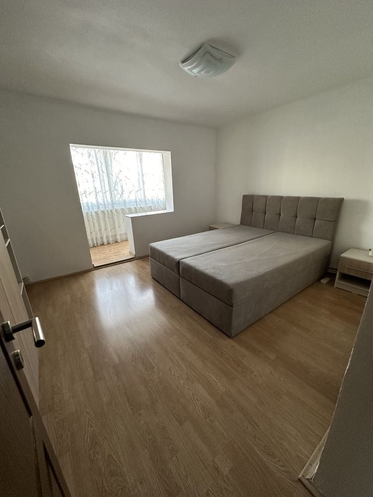 Inchiriez apartament 3 camere / etaj 2 / Complet mobilat /