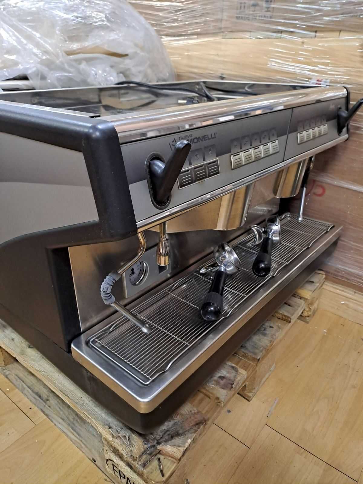Кафемашина Nuova Simonelli