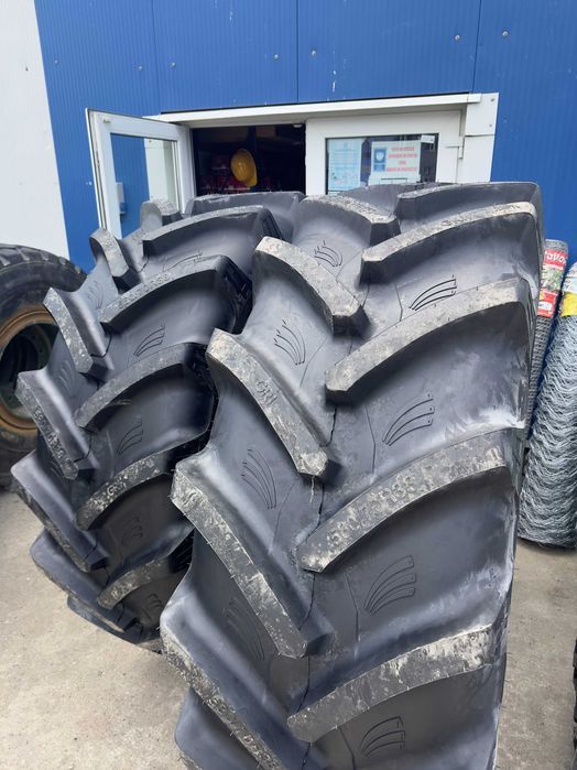 Cauciuc 580/70 R38 Gri radiale noi pentru tractor spate pret cu tva