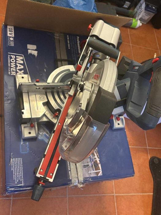 Fierăstrău circular fără fir Bosch Professional BITURBO GCM 18V-216 DC