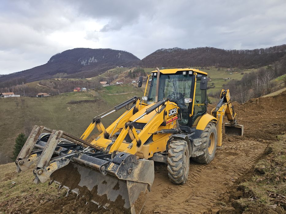 Inchiriere Buldoexcavator  / Excavator  22t / Transport basculabil