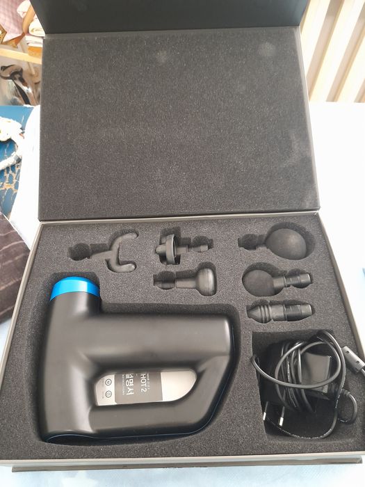 Массажер с насадками производства  Корея Оргинал.состояния отлично